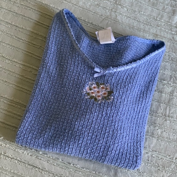 Embroidered Flower Tee - Picture 3 of 9